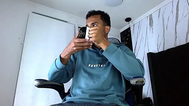 Snapshot of aston_xvera chatting on October 2025 03:31:02 AM aston xvera online show from October 2025 03:31:02 AM