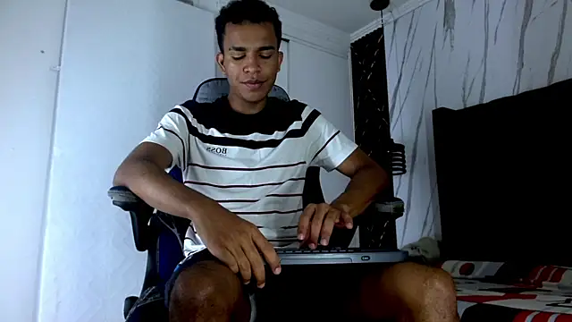 Snapshot of aston_xvera chatting on October 2025 03:28:02 AM aston xvera online show from October 2025 03:28:02 AM