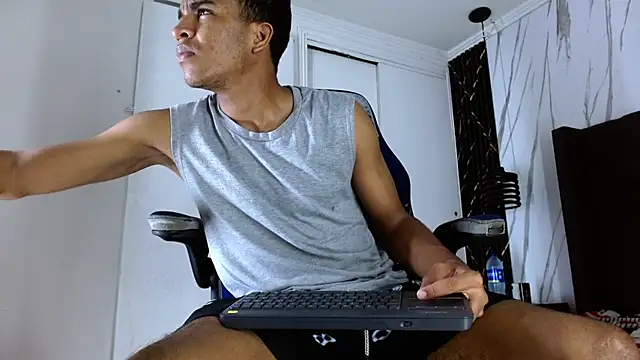 Snapshot of aston_xvera chatting on October 2025 03:21:02 AM aston xvera online show from October 2025 03:21:02 AM