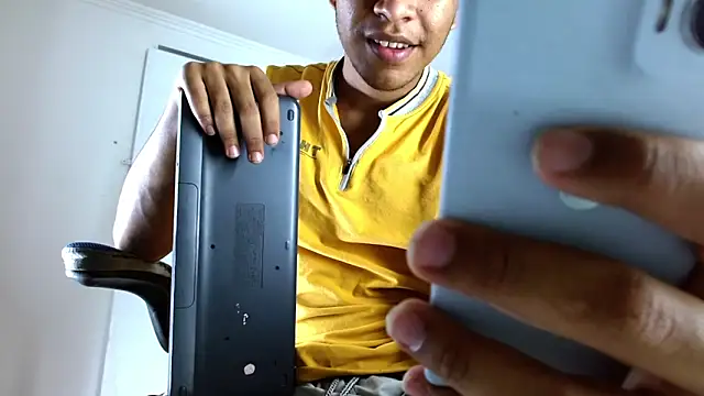 Snapshot of aston_xvera chatting on October 2025 03:30:01 AM aston xvera online show from October 2025 03:30:01 AM