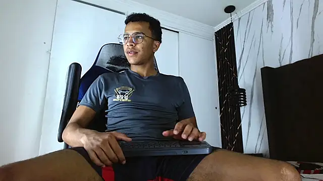 Snapshot of aston_xvera chatting on November 2025 03:38:01 AM aston xvera online show from November 2025 03:38:01 AM