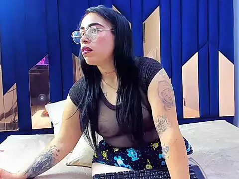 Snapshot of Karoline_24 chatting on September 2025 12:23:01 AM Karoline 24 online show from September 2025 12:23:01 AM