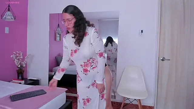 Lia Lassie online show from September 2025 06:22:02 PM