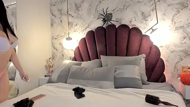 Alicia vellami online show from October 2025 03:14:01 PM