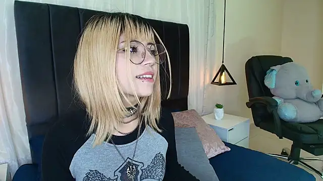 IvyBelle  online show from October 2025 11:44:01 AM