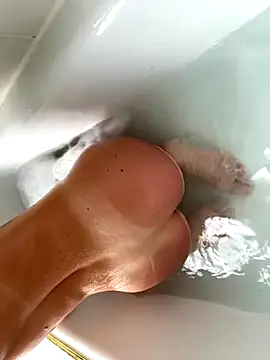 Petitbiscuit2B0 online show from October 2025 11:12:02 AM