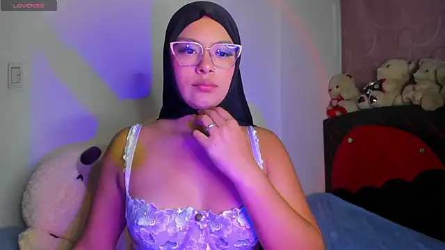 Burcu yaran online show from September 2025 01:28:02 AM