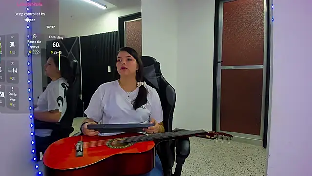 Charlotte-Star online show from October 2025 08:27:02 PM