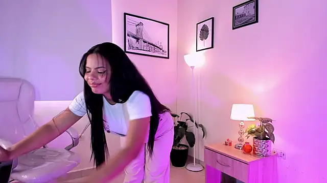 venomiie online show from October 2025 12:47:01 PM