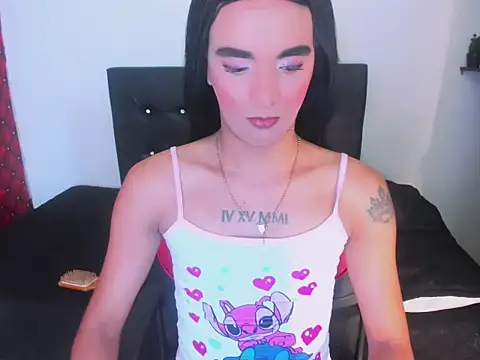 MIA HOT23CM S7S online show from September 2025 03:15:01 PM