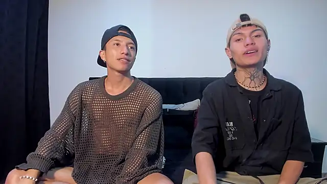 Snapshot of mhatias_ chatting on October 2025 07:43:02 AM mhatias online show from October 2025 07:43:02 AM