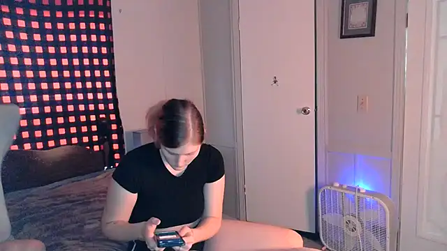 FallenAngels04 online show from November 2025 04:50:01 PM