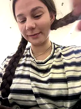 MiniVi online show from October 2025 06:31:01 AM