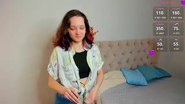 Snapshot of RolandaFolkes chatting on November 2025 06:03:01 AM RolandaFolkes online show from November 2025 06:03:01 AM