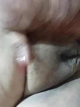 Snapshot of desi_boudi87 chatting on October 2025 01:18:01 PM desi boudi87 online show from October 2025 01:18:01 PM