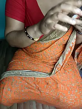 Snapshot of desi_boudi87 chatting on October 2025 06:41:01 PM desi boudi87 online show from October 2025 06:41:01 PM