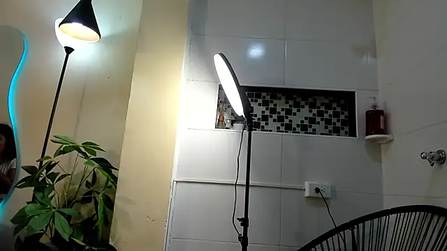 keila hott20 online show from September 2025 12:51:01 PM