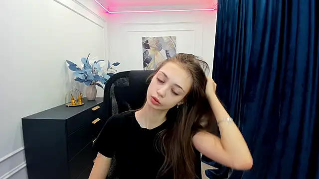 EmilyGraydis online show from September 2025 04:49:01 AM