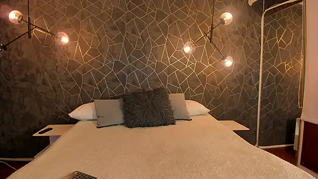 jazlin angels online show from October 2025 06:44:02 AM