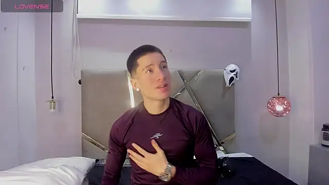 HunterHeat  online show from October 2025 12:08:02 PM