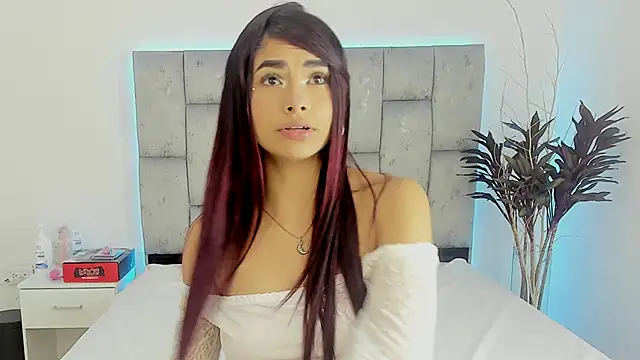kimluna11  online show from September 2025 11:54:01 AM