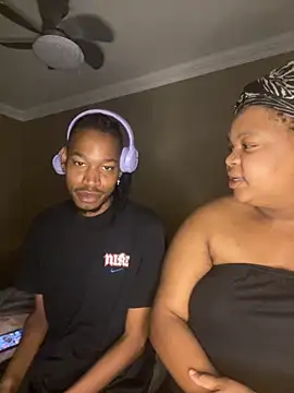 MamoM24 online show from September 2025 01:12:01 PM