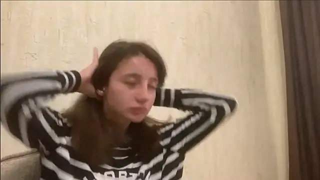 Cutie Emilia online show from September 2025 12:05:01 PM