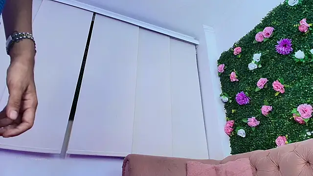 ivanna giraldo online show from September 2025 07:37:01 PM