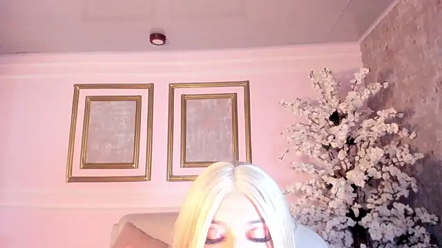 AnaVelvett online show from September 2025 07:51:02 PM