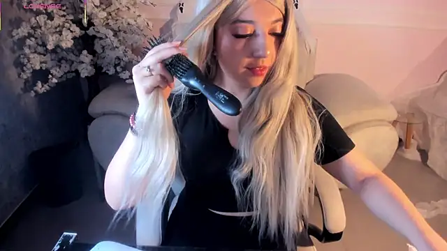 AnaVelvett online show from October 2025 01:42:01 PM