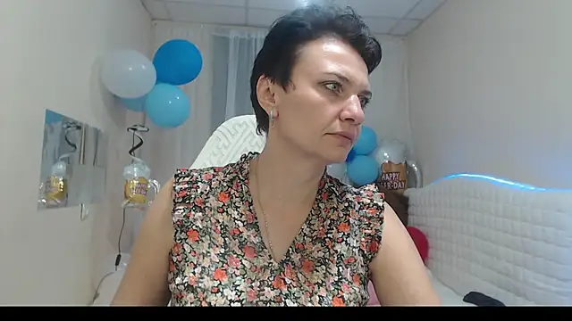 AvaSaturnian online show from October 2025 12:25:01 PM