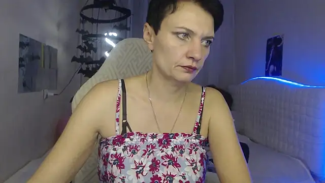 AvaSaturnian online show from October 2025 12:17:01 PM