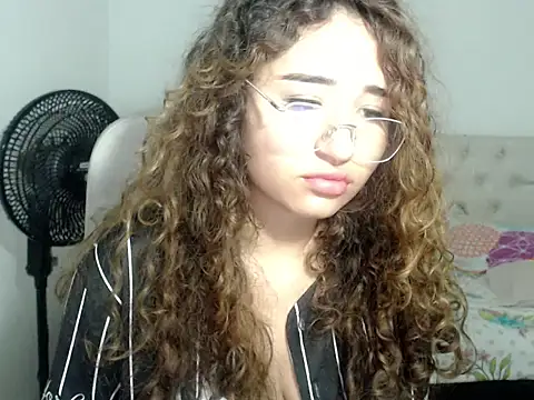 sasha 17  online show from October 2025 08:33:02 AM