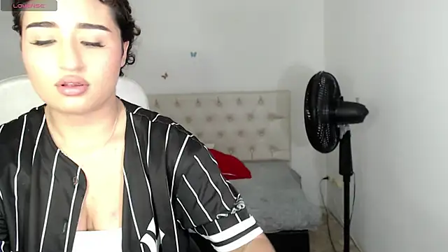 sasha 17  online show from November 2025 04:28:02 PM