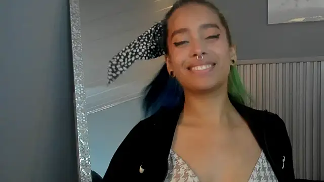 Cristal r4ven online show from September 2025 09:17:02 PM