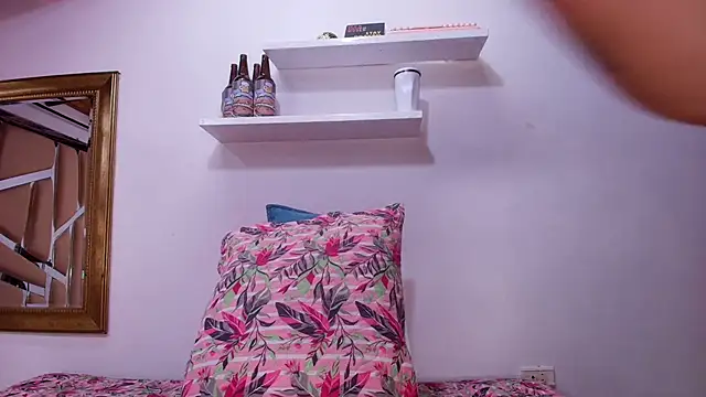 Snapshot of sweegirl69 chatting on September 2025 11:59:01 AM sweegirl69 online show from September 2025 11:59:01 AM