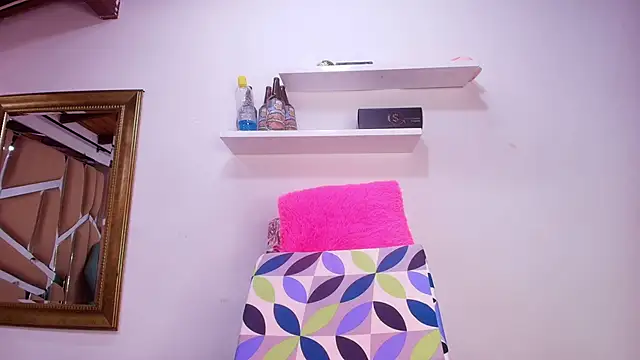 Snapshot of sweegirl69 chatting on October 2025 12:57:02 PM sweegirl69 online show from October 2025 12:57:02 PM