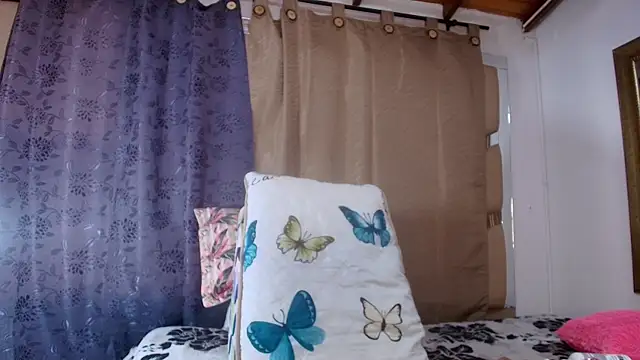 Snapshot of sweegirl69 chatting on October 2025 12:04:01 PM sweegirl69 online show from October 2025 12:04:01 PM