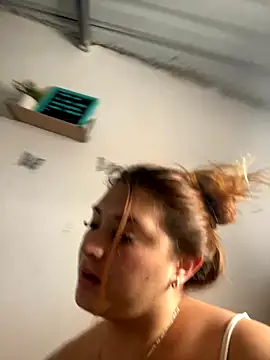 Bubblee  online show from September 2025 03:46:01 PM