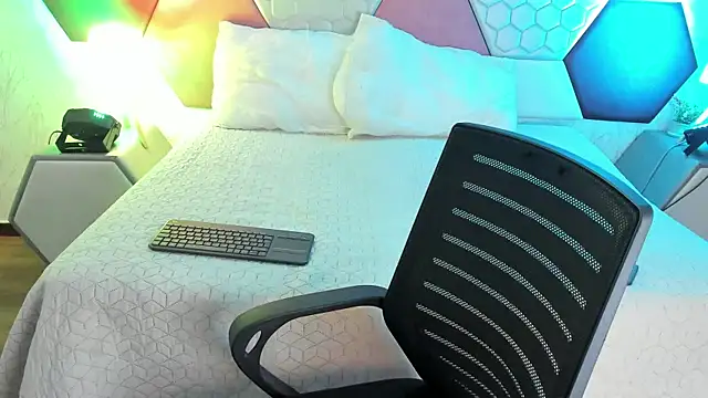 Ambergreyy online show from September 2025 08:22:02 PM