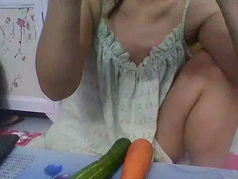 Snapshot of YukiLy chatting on October 2025 09:25:01 PM YukiLy online show from October 2025 09:25:01 PM