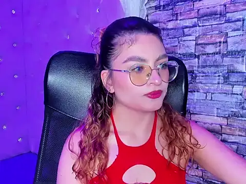 Emili Rouse  online show from September 2025 08:23:01 PM