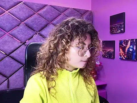 Emili Rouse  online show from September 2025 05:51:01 PM