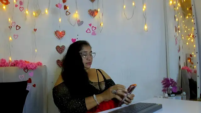 milf latinn online show from September 2025 02:22:01 PM