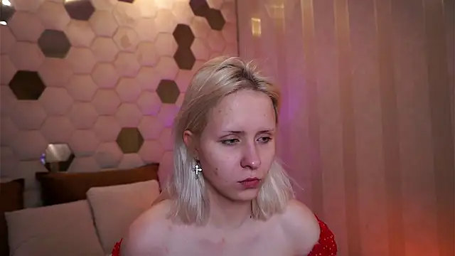 Snapshot of DearDolly chatting on September 2025 03:24:01 PM DearDolly online show from September 2025 03:24:01 PM