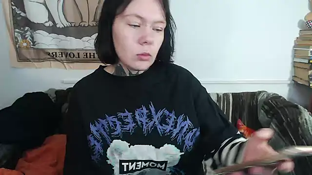 The ICE woman online show from September 2025 02:06:02 AM