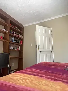 Snapshot of Moonzy77 chatting on October 2025 09:39:01 AM Moonzy77 online show from October 2025 09:39:01 AM