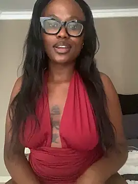 Snapshot of Moonzy77 chatting on November 2025 01:10:02 PM Moonzy77 online show from November 2025 01:10:02 PM