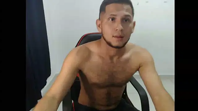 Snapshot of maik_135 chatting on September 2025 01:40:02 AM maik 135 online show from September 2025 01:40:02 AM