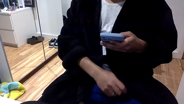 Snapshot of Whatevrr chatting on October 2025 10:54:02 PM Whatevrr online show from October 2025 10:54:02 PM